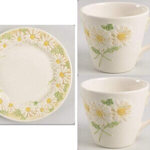 Vintage Set of Metlox Daisy PoppyTrail Vernon~ 2 Mugs/Saucer ~ Sculptured Daisy
